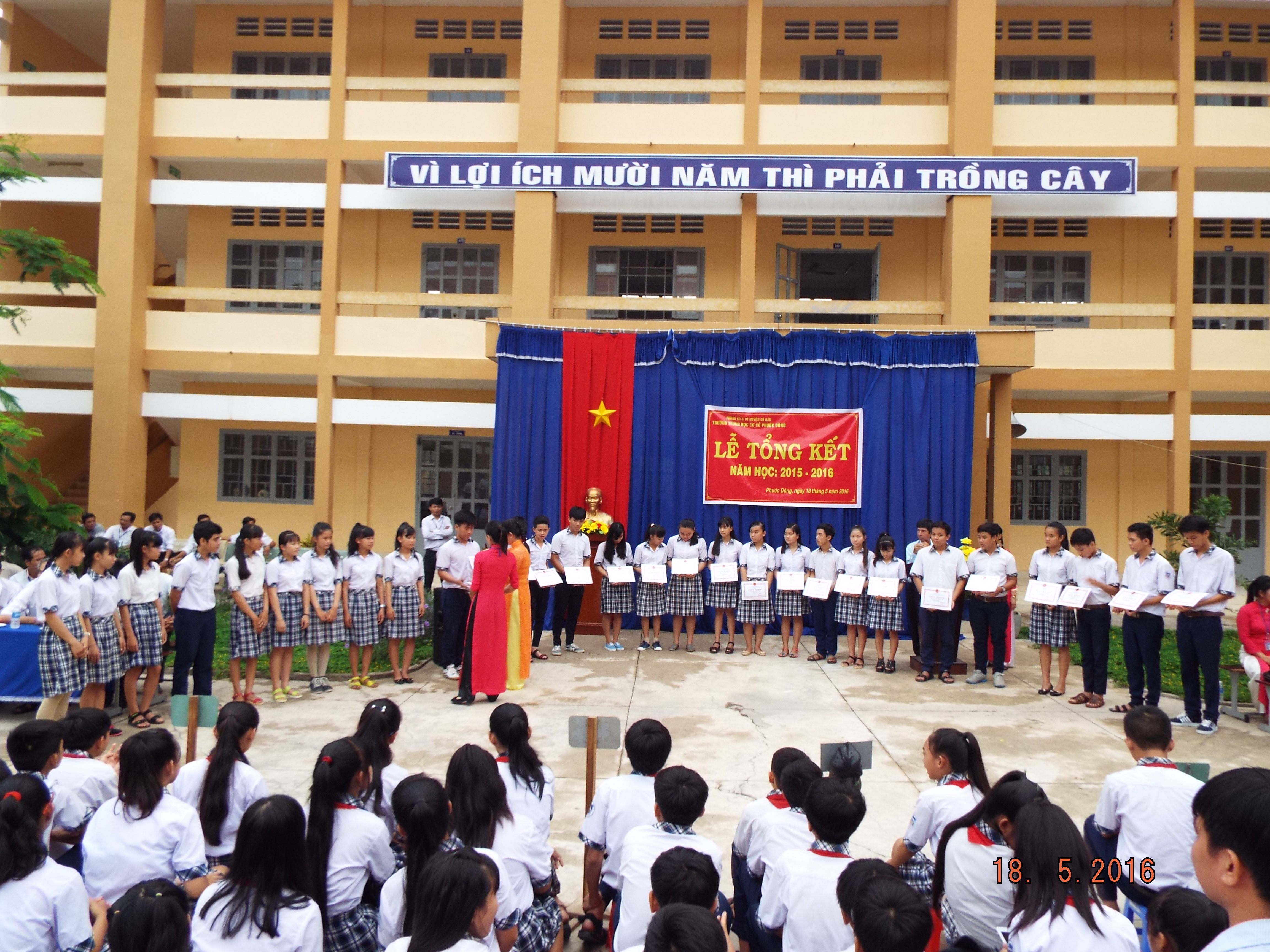 lễ tổng kết 2015-2016 Trường THCS Phước Đông